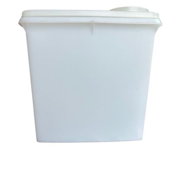 Vintage Tupperware Cereal Keeper - Picture 1 of 8
